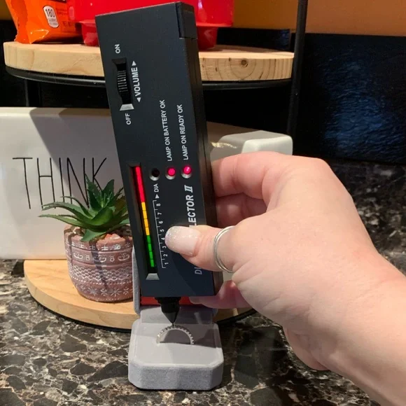 #235 0.42 cttw Moissanite band - Picture 4 of 4